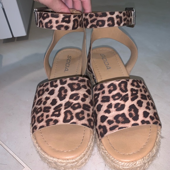 Leopard Espadrille platform sandals - Picture 2 of 4